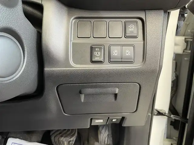 日産 セレナ ハイウェイスターVセレクションⅡ 岩手県 2018(平30)年 5.5万km ブリリアントホワイトパール ワンオーナー/４WD/ハンズフリーオートスライドドア/エマージェンシーブレーキ/車線逸脱警報/クルーズコントロール/オートハイビーム/横滑り防止装置/アイドリングストップ/リヤオートエアコン/ロールサンシェード/純正ナビ/ステアリングスイッチ/フルセグTV/バックカメラ/エンジンスターター/スペアキーあり/純正１５インチアルミホイール/純正フロアマット