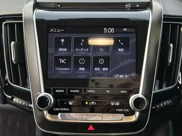 トヨタ クラウン ハイブリッド RS アドバンス 島根県 2018(平30)年 2.9万km ホワイトパールクリスタルシャイン 登録時走行距離28865km/取扱説明書/保証書/純正SDナビ/(Tconnect/フルセグテレビ/AM/FMラジオ/CD/DVD/USB/AUX/Bluetooth)/Toyota Safety Sense/・プリクラッシュセーフティ/・レーントレーシングアシスト/・レーダークルーズコントロール/・アダプティブハイビームシステム/ETC2.0/ドライブレコーダー/アラウンドビューモニター/ヘッドアップディスプレイ/18インチ純正アルミホイール/電動パーキングブレーキ/オートブレーキホールド/ブラインドスポットモニター/前席パワーシート/LEDヘッドライト/オートライト/フォグランプ/スマートキー/プッシュスタート/純正フロアマット/禁煙車