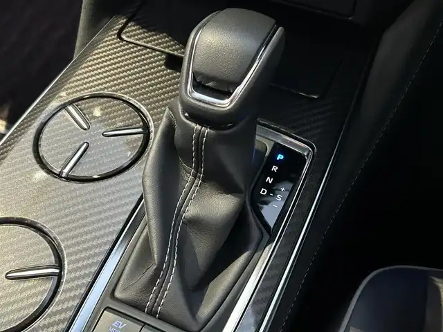 トヨタ クラウン ハイブリッド RS アドバンス 島根県 2018(平30)年 2.9万km ホワイトパールクリスタルシャイン 登録時走行距離28865km/取扱説明書/保証書/純正SDナビ/(Tconnect/フルセグテレビ/AM/FMラジオ/CD/DVD/USB/AUX/Bluetooth)/Toyota Safety Sense/・プリクラッシュセーフティ/・レーントレーシングアシスト/・レーダークルーズコントロール/・アダプティブハイビームシステム/ETC2.0/ドライブレコーダー/アラウンドビューモニター/ヘッドアップディスプレイ/18インチ純正アルミホイール/電動パーキングブレーキ/オートブレーキホールド/ブラインドスポットモニター/前席パワーシート/LEDヘッドライト/オートライト/フォグランプ/スマートキー/プッシュスタート/純正フロアマット/禁煙車