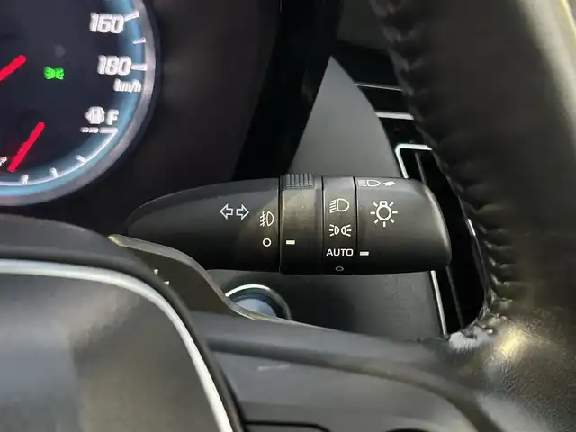 トヨタ クラウン ハイブリッド RS アドバンス 島根県 2018(平30)年 2.9万km ホワイトパールクリスタルシャイン 登録時走行距離28865km/取扱説明書/保証書/純正SDナビ/(Tconnect/フルセグテレビ/AM/FMラジオ/CD/DVD/USB/AUX/Bluetooth)/Toyota Safety Sense/・プリクラッシュセーフティ/・レーントレーシングアシスト/・レーダークルーズコントロール/・アダプティブハイビームシステム/ETC2.0/ドライブレコーダー/アラウンドビューモニター/ヘッドアップディスプレイ/18インチ純正アルミホイール/電動パーキングブレーキ/オートブレーキホールド/ブラインドスポットモニター/前席パワーシート/LEDヘッドライト/オートライト/フォグランプ/スマートキー/プッシュスタート/純正フロアマット/禁煙車