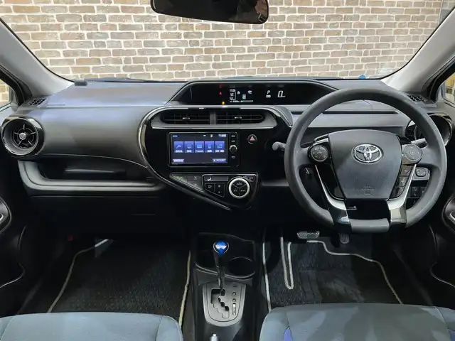 トヨタ アクア S 岩手県 2017(平29)年 4.8万km ライムホワイトパールクリスタルシャイン TRDエアロ　フロントスポイラー・サイドスカート・リヤバンパースポイラー・フロントバンパーガーニッシュ・フロントフェンダーガーニッシュ・テールゲートスポイラー/トヨタセーフティセンスC/プリクラッシュセーフティ/レーンディパーチャーアラート/オートマチックハイビーム/先行車発進告知機能/横滑り防止装置/純正ナビ/ステアリングスイッチ/フルセグTV/バックカメラ/ETC2.0/ドライブレコーダー/オートライト/ヘッドライトレベライザー/社外１５インチアルミホイール