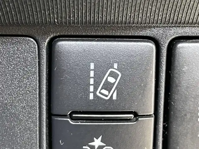 トヨタ アクア S 岩手県 2017(平29)年 4.8万km ライムホワイトパールクリスタルシャイン TRDエアロ　フロントスポイラー・サイドスカート・リヤバンパースポイラー・フロントバンパーガーニッシュ・フロントフェンダーガーニッシュ・テールゲートスポイラー/トヨタセーフティセンスC/プリクラッシュセーフティ/レーンディパーチャーアラート/オートマチックハイビーム/先行車発進告知機能/横滑り防止装置/純正ナビ/ステアリングスイッチ/フルセグTV/バックカメラ/ETC2.0/ドライブレコーダー/オートライト/ヘッドライトレベライザー/社外１５インチアルミホイール