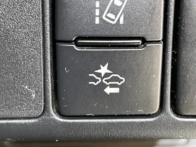 トヨタ アクア S 岩手県 2017(平29)年 4.8万km ライムホワイトパールクリスタルシャイン TRDエアロ　フロントスポイラー・サイドスカート・リヤバンパースポイラー・フロントバンパーガーニッシュ・フロントフェンダーガーニッシュ・テールゲートスポイラー/トヨタセーフティセンスC/プリクラッシュセーフティ/レーンディパーチャーアラート/オートマチックハイビーム/先行車発進告知機能/横滑り防止装置/純正ナビ/ステアリングスイッチ/フルセグTV/バックカメラ/ETC2.0/ドライブレコーダー/オートライト/ヘッドライトレベライザー/社外１５インチアルミホイール