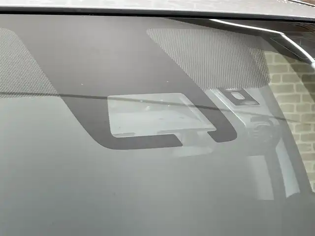 トヨタ アクア S 岩手県 2017(平29)年 4.8万km ライムホワイトパールクリスタルシャイン TRDエアロ　フロントスポイラー・サイドスカート・リヤバンパースポイラー・フロントバンパーガーニッシュ・フロントフェンダーガーニッシュ・テールゲートスポイラー/トヨタセーフティセンスC/プリクラッシュセーフティ/レーンディパーチャーアラート/オートマチックハイビーム/先行車発進告知機能/横滑り防止装置/純正ナビ/ステアリングスイッチ/フルセグTV/バックカメラ/ETC2.0/ドライブレコーダー/オートライト/ヘッドライトレベライザー/社外１５インチアルミホイール