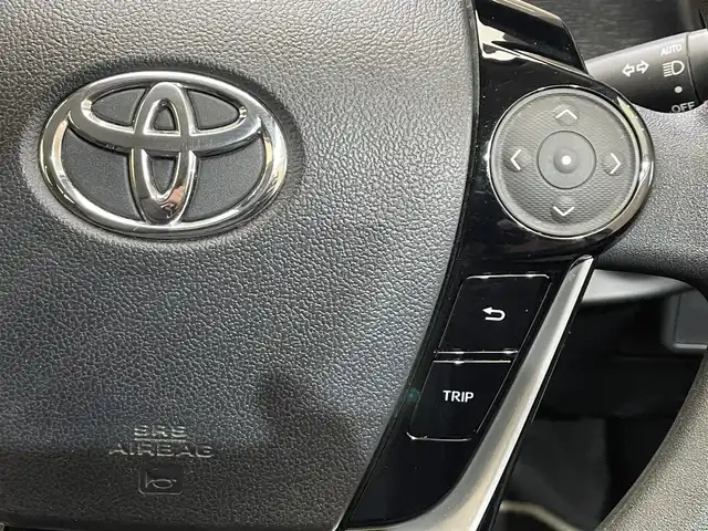 トヨタ アクア S 岩手県 2017(平29)年 4.8万km ライムホワイトパールクリスタルシャイン TRDエアロ　フロントスポイラー・サイドスカート・リヤバンパースポイラー・フロントバンパーガーニッシュ・フロントフェンダーガーニッシュ・テールゲートスポイラー/トヨタセーフティセンスC/プリクラッシュセーフティ/レーンディパーチャーアラート/オートマチックハイビーム/先行車発進告知機能/横滑り防止装置/純正ナビ/ステアリングスイッチ/フルセグTV/バックカメラ/ETC2.0/ドライブレコーダー/オートライト/ヘッドライトレベライザー/社外１５インチアルミホイール