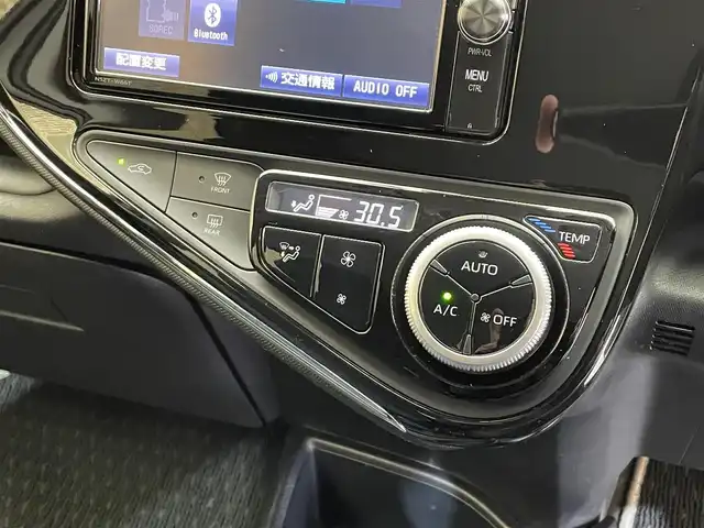 トヨタ アクア S 岩手県 2017(平29)年 4.8万km ライムホワイトパールクリスタルシャイン TRDエアロ　フロントスポイラー・サイドスカート・リヤバンパースポイラー・フロントバンパーガーニッシュ・フロントフェンダーガーニッシュ・テールゲートスポイラー/トヨタセーフティセンスC/プリクラッシュセーフティ/レーンディパーチャーアラート/オートマチックハイビーム/先行車発進告知機能/横滑り防止装置/純正ナビ/ステアリングスイッチ/フルセグTV/バックカメラ/ETC2.0/ドライブレコーダー/オートライト/ヘッドライトレベライザー/社外１５インチアルミホイール