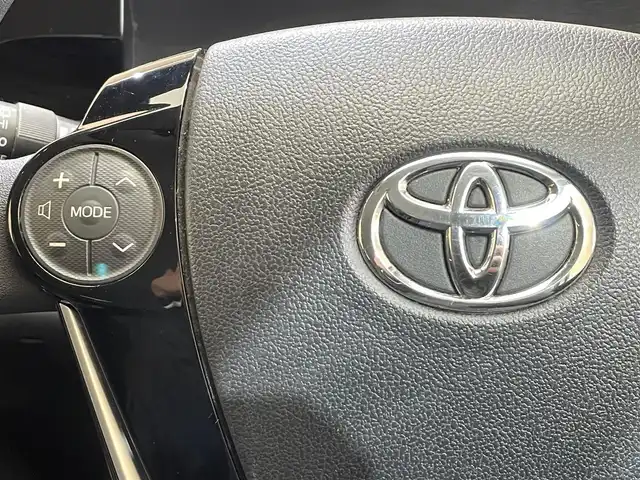 トヨタ アクア S 岩手県 2017(平29)年 4.8万km ライムホワイトパールクリスタルシャイン TRDエアロ　フロントスポイラー・サイドスカート・リヤバンパースポイラー・フロントバンパーガーニッシュ・フロントフェンダーガーニッシュ・テールゲートスポイラー/トヨタセーフティセンスC/プリクラッシュセーフティ/レーンディパーチャーアラート/オートマチックハイビーム/先行車発進告知機能/横滑り防止装置/純正ナビ/ステアリングスイッチ/フルセグTV/バックカメラ/ETC2.0/ドライブレコーダー/オートライト/ヘッドライトレベライザー/社外１５インチアルミホイール