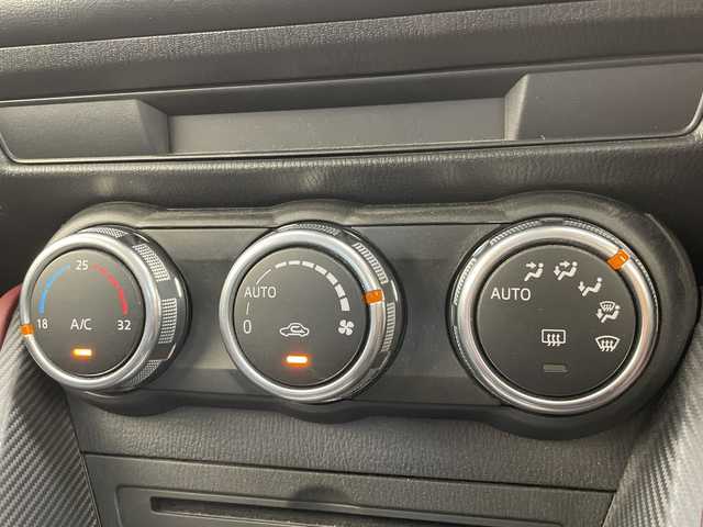 マツダ ＣＸ－３ XD ツーリング 愛知県 2015(平27)年 3.9万km ダイナミックブルーマイカ 純正ナビ/レーダークルーズコントロール/バックカメラ/ヘッドアップディスプレイ/純正アルミホイール/ブラインドスポットモニター/LEDヘッドライト/パドルシフト/オートマチックハイビーム/ETC/フルセグ/CD DVD/Bluetooth/ステアリングスイッチ/スマートキー/プッシュスタート