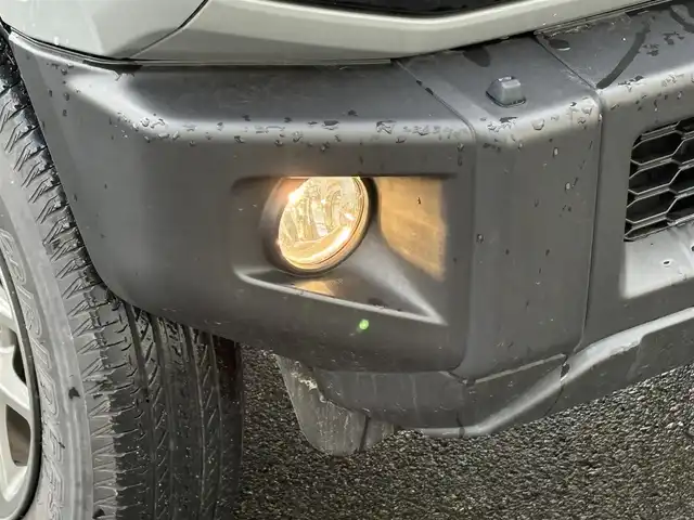 スズキ ジムニー XC 岩手県 2024(令6)年 2.2万km ミディアムグレー 禁煙車/4WD（切替）/前席シートヒーター/社外ナビ/→フルセグTV/Bluetooth/CD/FM/AM/バックドア/ステアリングスイッチ/横滑り防止装置/クルーズコントロール/リアコーナーセンサー/レーンキープアシスト/衝突軽減システム/ダウンヒルアシストコントロール/オートライト/LEDヘッドライト/フォグライト/〇プッシュスタート/〇電動格納ミラー/〇ウィンカーミラー/〇フロアマット/〇シガーソケット/〇スマートキー/スペアキー/前方ドライブレコーダー/ETC