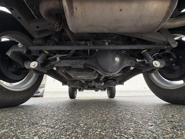 スズキ ジムニー XC 岩手県 2024(令6)年 2.2万km ミディアムグレー 禁煙車/4WD（切替）/前席シートヒーター/社外ナビ/→フルセグTV/Bluetooth/CD/FM/AM/バックドア/ステアリングスイッチ/横滑り防止装置/クルーズコントロール/リアコーナーセンサー/レーンキープアシスト/衝突軽減システム/ダウンヒルアシストコントロール/オートライト/LEDヘッドライト/フォグライト/〇プッシュスタート/〇電動格納ミラー/〇ウィンカーミラー/〇フロアマット/〇シガーソケット/〇スマートキー/スペアキー/前方ドライブレコーダー/ETC