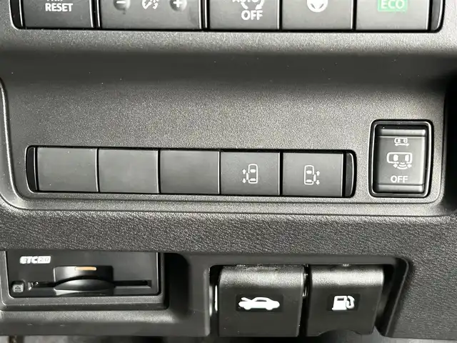 日産 セレナ ハイウェイスター V 大分県 2023(令5)年 0.7万km アズライトブルー 純正ディーラーナビ（16インチ）/全方位カメラ/プロパイロット/両側パワースライドドア/置くだけ充電/インテリジェントルームミラー/アラウンドビューモニター/オートブレーキホールド/パドルシフト/コーナーセンサー/純正アルミホイル16インチ/LEDヘッドライト/USB入力端子/タイプC入力端子/ビルトインETC