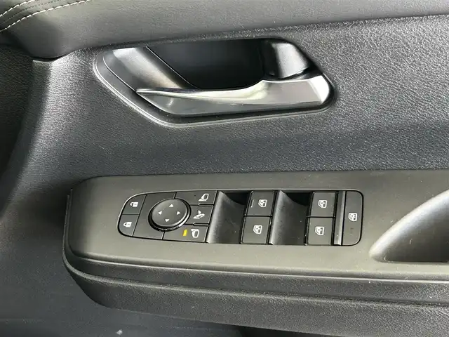 日産 セレナ ハイウェイスター V 大分県 2023(令5)年 0.7万km アズライトブルー 純正ディーラーナビ（16インチ）/全方位カメラ/プロパイロット/両側パワースライドドア/置くだけ充電/インテリジェントルームミラー/アラウンドビューモニター/オートブレーキホールド/パドルシフト/コーナーセンサー/純正アルミホイル16インチ/LEDヘッドライト/USB入力端子/タイプC入力端子/ビルトインETC