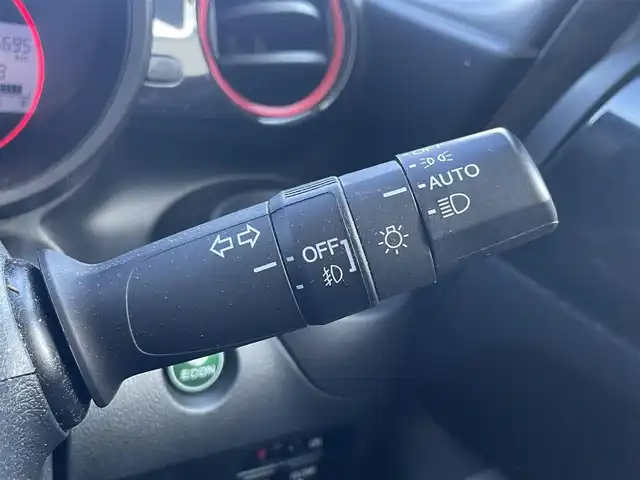 ホンダ Ｎ ＢＯＸ 2トーン カスタム G ターボLパッケージ 静岡県 2015(平27)年 9.6万km 白Ⅱ 純正ナビ　/・フルセグＴＶ　/・Ｂｌｕｅｔｏｏｔｈ接続　/・ＤＶＤ再生　/クルーズコントロール　/ＣＴＢＡ　/両側パワースライドドア　/プッシュスタート　/スマートキー　/スペアキー　/バックカメラ　/ＨＩＤオートライト/取扱説明書/保証書