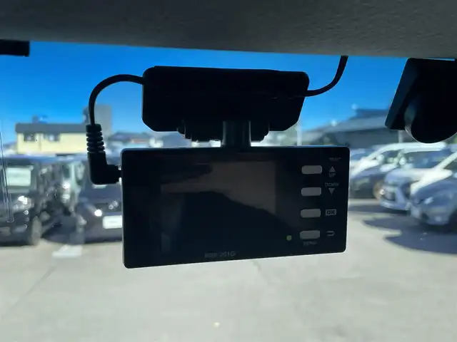 ホンダ Ｎ ＢＯＸ 2トーン カスタム G ターボLパッケージ 静岡県 2015(平27)年 9.6万km 白Ⅱ 純正ナビ　/・フルセグＴＶ　/・Ｂｌｕｅｔｏｏｔｈ接続　/・ＤＶＤ再生　/クルーズコントロール　/ＣＴＢＡ　/両側パワースライドドア　/プッシュスタート　/スマートキー　/スペアキー　/バックカメラ　/ＨＩＤオートライト/取扱説明書/保証書