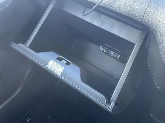 ホンダ Ｎ ＢＯＸ 2トーン カスタム G ターボLパッケージ 静岡県 2015(平27)年 9.6万km 白Ⅱ 純正ナビ　/・フルセグＴＶ　/・Ｂｌｕｅｔｏｏｔｈ接続　/・ＤＶＤ再生　/クルーズコントロール　/ＣＴＢＡ　/両側パワースライドドア　/プッシュスタート　/スマートキー　/スペアキー　/バックカメラ　/ＨＩＤオートライト/取扱説明書/保証書