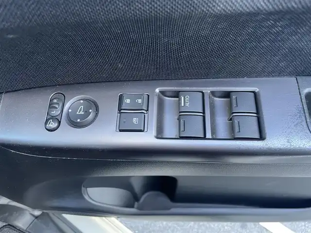 ホンダ Ｎ ＢＯＸ 2トーン カスタム G ターボLパッケージ 静岡県 2015(平27)年 9.6万km 白Ⅱ 純正ナビ　/・フルセグＴＶ　/・Ｂｌｕｅｔｏｏｔｈ接続　/・ＤＶＤ再生　/クルーズコントロール　/ＣＴＢＡ　/両側パワースライドドア　/プッシュスタート　/スマートキー　/スペアキー　/バックカメラ　/ＨＩＤオートライト/取扱説明書/保証書