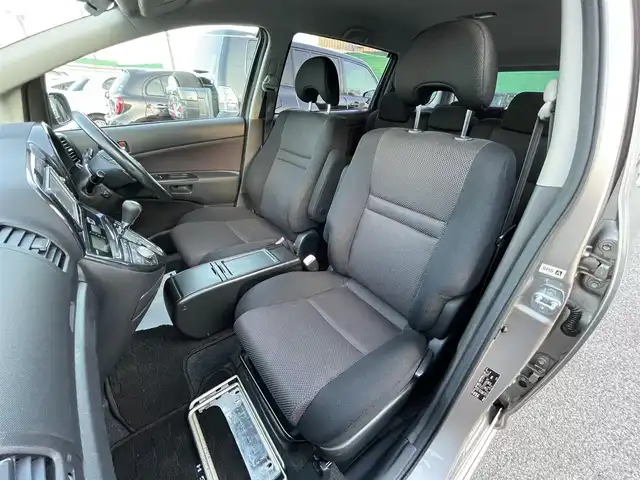 トヨタ ウィッシュ X エアロスポーツパッケージ 千葉県 2006(平18)年 11万km グレーM ・純正HDDナビ/・バックカメラ/・キセノンヘッドライト/.ETC/・純正１５インチ/・純正フロアマット/・リモコンキー/・スペアキー有