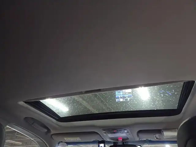 トヨタ クラウン マジェスタ Fバージョン 愛媛県 2014(平26)年 9.1万km シルバーM ムーンルーフ/純正8型ナビ/フルセグTV/バックカメラ/ビルトインETC/ドライブレコーダー/レーダークルーズコントロール/クリアランスソナー/バックソナー/LEDヘッドランプ/オートライト/本木製/革巻きコンビステアリング/ステアリングヒーター/ブラック革シート/シートヒーター/前席パワーシート/ベンチレーション/純正17インチアルミホイール/スマートキー/プッシュエンジンスタート/禁煙車