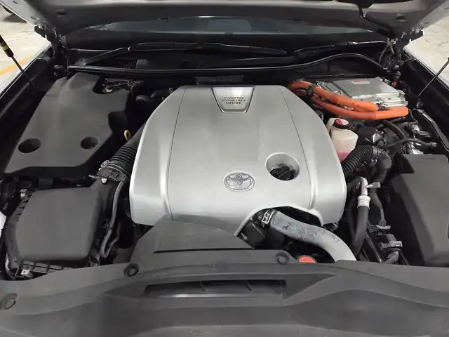 トヨタ クラウン マジェスタ Fバージョン 愛媛県 2014(平26)年 9.1万km シルバーM ムーンルーフ/純正8型ナビ/フルセグTV/バックカメラ/ビルトインETC/ドライブレコーダー/レーダークルーズコントロール/クリアランスソナー/バックソナー/LEDヘッドランプ/オートライト/本木製/革巻きコンビステアリング/ステアリングヒーター/ブラック革シート/シートヒーター/前席パワーシート/ベンチレーション/純正17インチアルミホイール/スマートキー/プッシュエンジンスタート/禁煙車