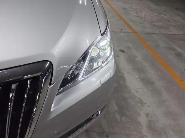 トヨタ クラウン マジェスタ Fバージョン 愛媛県 2014(平26)年 9.1万km シルバーM ムーンルーフ/純正8型ナビ/フルセグTV/バックカメラ/ビルトインETC/ドライブレコーダー/レーダークルーズコントロール/クリアランスソナー/バックソナー/LEDヘッドランプ/オートライト/本木製/革巻きコンビステアリング/ステアリングヒーター/ブラック革シート/シートヒーター/前席パワーシート/ベンチレーション/純正17インチアルミホイール/スマートキー/プッシュエンジンスタート/禁煙車