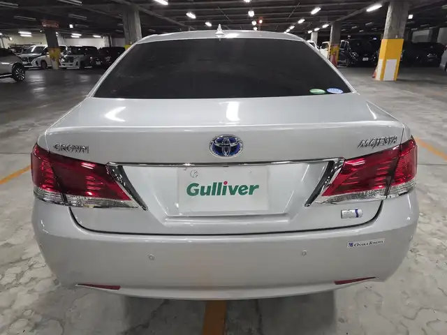 トヨタ クラウン マジェスタ Fバージョン 愛媛県 2014(平26)年 9.1万km シルバーM ムーンルーフ/純正8型ナビ/フルセグTV/バックカメラ/ビルトインETC/ドライブレコーダー/レーダークルーズコントロール/クリアランスソナー/バックソナー/LEDヘッドランプ/オートライト/本木製/革巻きコンビステアリング/ステアリングヒーター/ブラック革シート/シートヒーター/前席パワーシート/ベンチレーション/純正17インチアルミホイール/スマートキー/プッシュエンジンスタート/禁煙車