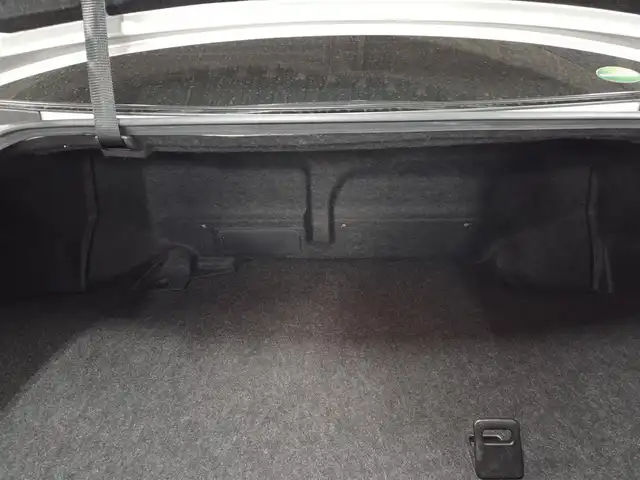 トヨタ クラウン マジェスタ Fバージョン 愛媛県 2014(平26)年 9.1万km シルバーM ムーンルーフ/純正8型ナビ/フルセグTV/バックカメラ/ビルトインETC/ドライブレコーダー/レーダークルーズコントロール/クリアランスソナー/バックソナー/LEDヘッドランプ/オートライト/本木製/革巻きコンビステアリング/ステアリングヒーター/ブラック革シート/シートヒーター/前席パワーシート/ベンチレーション/純正17インチアルミホイール/スマートキー/プッシュエンジンスタート/禁煙車