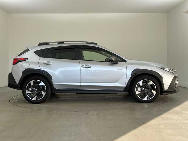 スバル クロストレック リミテッド 兵庫県 2024(令6)年 0.6万km アイスシルバーメタリック ・ワンオーナー車/・純正11.6インチナビ/TV/USB/Bluetooth/・全方位カメラ/・ETC2.0/・アイサイト/・プリクラッシュブレーキ/・レーンキープアシスト/・車線逸脱防止/・レーダークルーズコントロール/・先行車発進告知/・後退時ブレーキアシスト/・ドライバーモニタリングシステム/・後側方警戒支援システム/・ステアリング連動ヘッドランプ/・前席パワーシート/・前席シートヒーター/・ステアリングヒーター/・ステアリングスイッチ/・社外前後ドライブレコーダー/・スマートキー/・ルーフレール/・純正18インチアルミホイール/・LEDヘッドライト/・フォグランプ/・オートライト