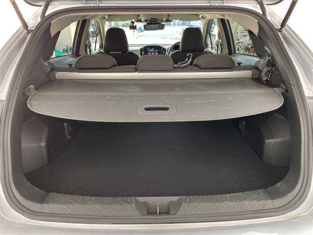 スバル クロストレック リミテッド 兵庫県 2024(令6)年 0.6万km アイスシルバーメタリック ・ワンオーナー車/・純正11.6インチナビ/TV/USB/Bluetooth/・全方位カメラ/・ETC2.0/・アイサイト/・プリクラッシュブレーキ/・レーンキープアシスト/・車線逸脱防止/・レーダークルーズコントロール/・先行車発進告知/・後退時ブレーキアシスト/・ドライバーモニタリングシステム/・後側方警戒支援システム/・ステアリング連動ヘッドランプ/・前席パワーシート/・前席シートヒーター/・ステアリングヒーター/・ステアリングスイッチ/・社外前後ドライブレコーダー/・スマートキー/・ルーフレール/・純正18インチアルミホイール/・LEDヘッドライト/・フォグランプ/・オートライト