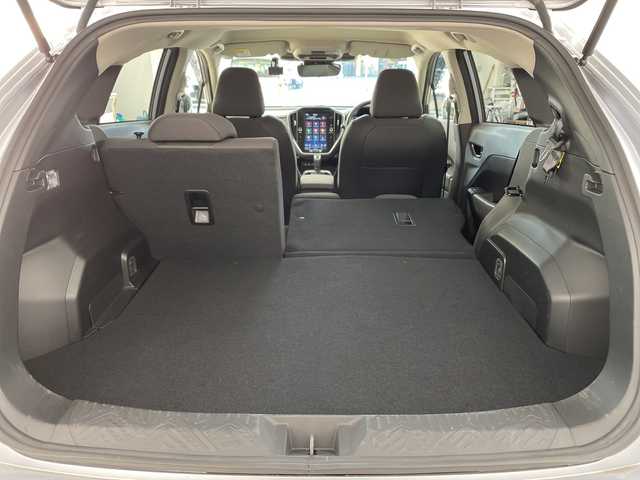 スバル クロストレック リミテッド 兵庫県 2024(令6)年 0.6万km アイスシルバーメタリック ・ワンオーナー車/・純正11.6インチナビ/TV/USB/Bluetooth/・全方位カメラ/・ETC2.0/・アイサイト/・プリクラッシュブレーキ/・レーンキープアシスト/・車線逸脱防止/・レーダークルーズコントロール/・先行車発進告知/・後退時ブレーキアシスト/・ドライバーモニタリングシステム/・後側方警戒支援システム/・ステアリング連動ヘッドランプ/・前席パワーシート/・前席シートヒーター/・ステアリングヒーター/・ステアリングスイッチ/・社外前後ドライブレコーダー/・スマートキー/・ルーフレール/・純正18インチアルミホイール/・LEDヘッドライト/・フォグランプ/・オートライト