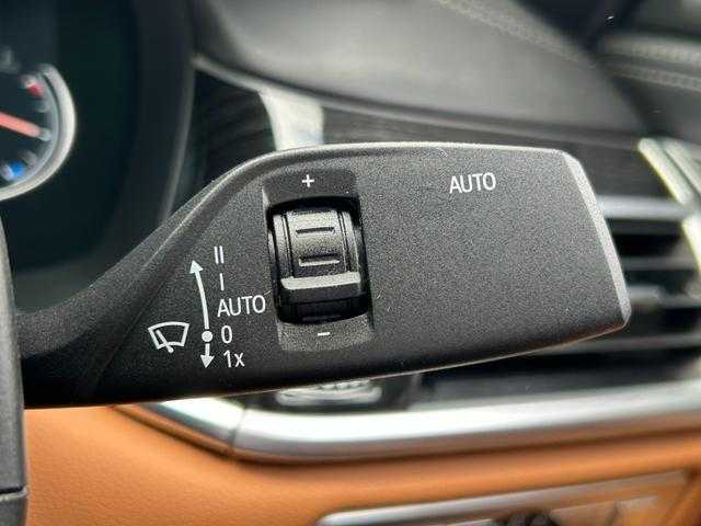 ＢＭＷ ７４０ｉ Mスポーツ 埼玉県 2017(平29)年 5万km ミネラルホワイト 茶革/前席ベンチレーションシート/前後席シートヒーター/前席マッサージシート/サンルーフ/ソフトクローズドア/ＬＥＤレーザーヘッドライト/オートトランク/全方位カメラ/アダプティブクルーズコントロール