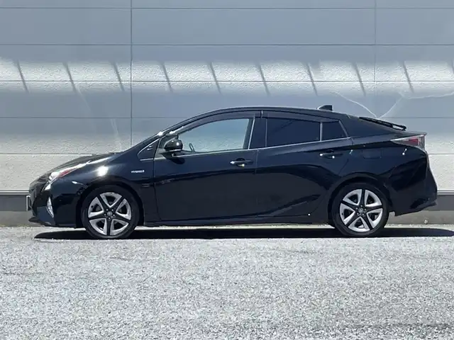トヨタ プリウス A ツーリングセレクション 茨城県 2016(平28)年 15.9万km アティチュードブラックマイカ HUD/パーキングアシスト/オートクルーズコントロール/ステアリングスイッチ/ラゲッジゴムマット/トノカバー/取説/保証/ビルドインETC/バックカメラ/純正ナビ（DSZT-YC4T