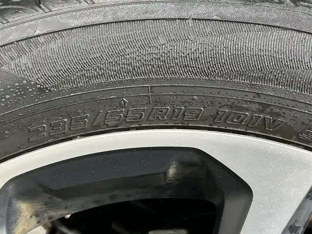 トヨタ ＲＡＶ４ アドベンチャー 大阪府 2019(令1)年 1.3万km アッシュグレーメタリック/アーバンカーキ 純正9incナビ(フルセグ/DVD再生/Bluetooth) バックカメラ ETC 革シート パワーシート 衝突軽減 レーダークルコン クリアランスソナー トヨタセーフティセンス ドラレコ ４WD