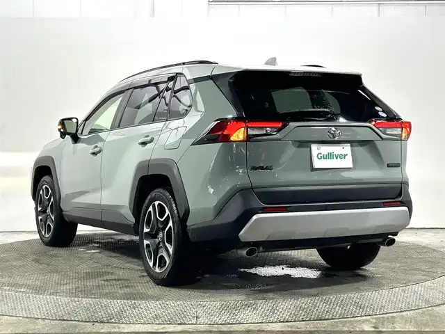 トヨタ ＲＡＶ４ アドベンチャー 大阪府 2019(令1)年 1.3万km アッシュグレーメタリック/アーバンカーキ 純正9incナビ(フルセグ/DVD再生/Bluetooth) バックカメラ ETC 革シート パワーシート 衝突軽減 レーダークルコン クリアランスソナー トヨタセーフティセンス ドラレコ ４WD