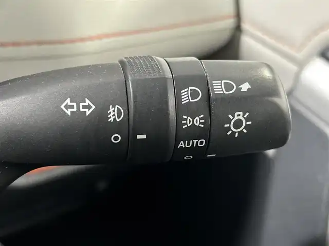 トヨタ ＲＡＶ４ アドベンチャー 大阪府 2019(令1)年 1.3万km アッシュグレーメタリック/アーバンカーキ 純正9incナビ(フルセグ/DVD再生/Bluetooth) バックカメラ ETC 革シート パワーシート 衝突軽減 レーダークルコン クリアランスソナー トヨタセーフティセンス ドラレコ ４WD