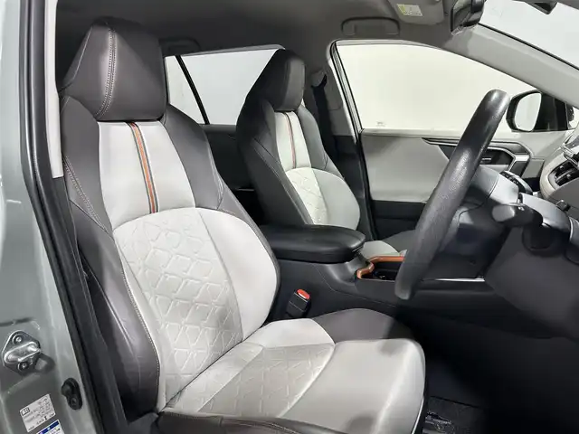 トヨタ ＲＡＶ４ アドベンチャー 大阪府 2019(令1)年 1.3万km アッシュグレーメタリック/アーバンカーキ 純正9incナビ(フルセグ/DVD再生/Bluetooth) バックカメラ ETC 革シート パワーシート 衝突軽減 レーダークルコン クリアランスソナー トヨタセーフティセンス ドラレコ ４WD