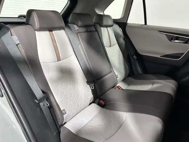 トヨタ ＲＡＶ４ アドベンチャー 大阪府 2019(令1)年 1.3万km アッシュグレーメタリック/アーバンカーキ 純正9incナビ(フルセグ/DVD再生/Bluetooth) バックカメラ ETC 革シート パワーシート 衝突軽減 レーダークルコン クリアランスソナー トヨタセーフティセンス ドラレコ ４WD