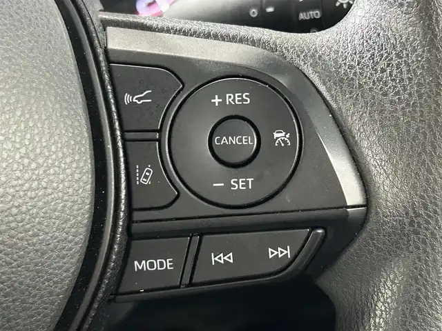 トヨタ ＲＡＶ４ アドベンチャー 大阪府 2019(令1)年 1.3万km アッシュグレーメタリック/アーバンカーキ 純正9incナビ(フルセグ/DVD再生/Bluetooth) バックカメラ ETC 革シート パワーシート 衝突軽減 レーダークルコン クリアランスソナー トヨタセーフティセンス ドラレコ ４WD
