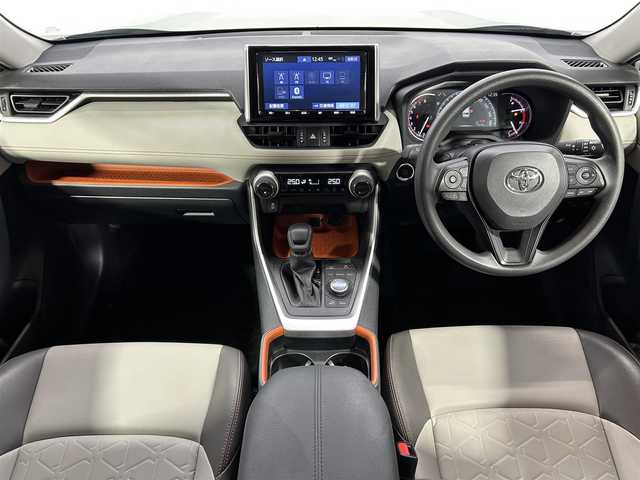 トヨタ ＲＡＶ４ アドベンチャー 新潟県 2019(令1)年 1.3万km アッシュグレーメタリック/アーバンカーキ 純正9incナビ(フルセグ/DVD再生/Bluetooth) バックカメラ ETC 革シート パワーシート 衝突軽減 レーダークルコン クリアランスソナー トヨタセーフティセンス ドラレコ ４WD