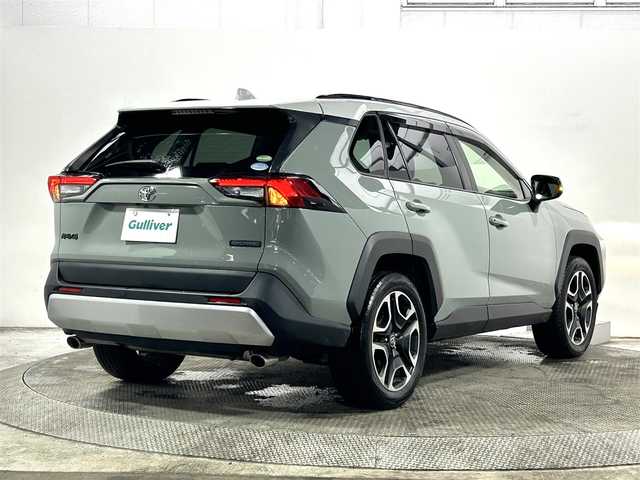 トヨタ ＲＡＶ４ アドベンチャー 新潟県 2019(令1)年 1.3万km アッシュグレーメタリック/アーバンカーキ 純正9incナビ(フルセグ/DVD再生/Bluetooth) バックカメラ ETC 革シート パワーシート 衝突軽減 レーダークルコン クリアランスソナー トヨタセーフティセンス ドラレコ ４WD