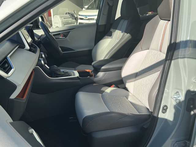 トヨタ ＲＡＶ４ アドベンチャー 京都府 2019(令1)年 1.3万km アッシュグレーメタリック/アーバンカーキ 純正9incナビ(フルセグ/DVD再生/Bluetooth)/ バックカメラ/ ETC /革シート /パワーシート/ 衝突軽減/ レーダークルコン /クリアランスソナー/ トヨタセーフティセンス /ドラレコ/ ４WD