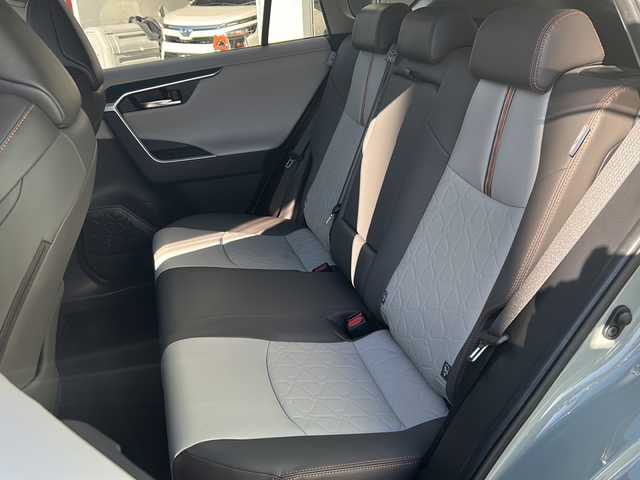 トヨタ ＲＡＶ４ アドベンチャー 京都府 2019(令1)年 1.3万km アッシュグレーメタリック/アーバンカーキ 純正9incナビ(フルセグ/DVD再生/Bluetooth)/ バックカメラ/ ETC /革シート /パワーシート/ 衝突軽減/ レーダークルコン /クリアランスソナー/ トヨタセーフティセンス /ドラレコ/ ４WD