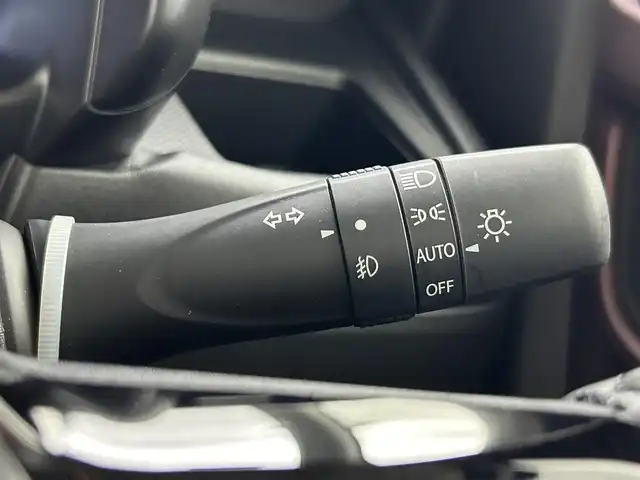 スズキ スペーシア カスタム HYBRID XS 埼玉県 2024(令6)年 0.5万km ピュアホワイトP 純正9インチナビ　CD DVD BT　フルセグ　全方位カメラ　レーダークルーズ　両側パワスラ　シートヒーター　ステアリングヒーター　ハーフレザー　LEDオートライト　クリアランスソナー　HUD　純正AW15インチ　アイドリングストップ　スペアキー