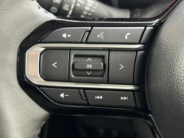 スズキ スペーシア カスタム HYBRID XS 埼玉県 2024(令6)年 0.5万km ピュアホワイトP 純正9インチナビ　CD DVD BT　フルセグ　全方位カメラ　レーダークルーズ　両側パワスラ　シートヒーター　ステアリングヒーター　ハーフレザー　LEDオートライト　クリアランスソナー　HUD　純正AW15インチ　アイドリングストップ　スペアキー