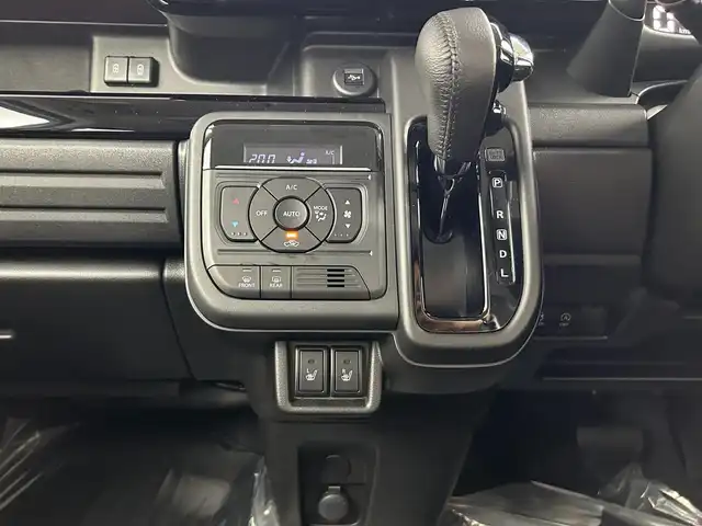 スズキ スペーシア カスタム HYBRID XS 埼玉県 2024(令6)年 0.5万km ピュアホワイトP 純正9インチナビ　CD DVD BT　フルセグ　全方位カメラ　レーダークルーズ　両側パワスラ　シートヒーター　ステアリングヒーター　ハーフレザー　LEDオートライト　クリアランスソナー　HUD　純正AW15インチ　アイドリングストップ　スペアキー