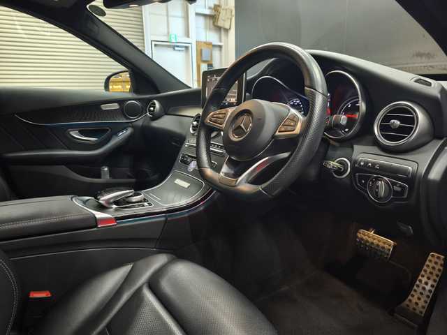 メルセデス・ベンツ Ｃ２２０ｄ ローレウスエディション 群馬県 2018(平30)年 6.9万km ブリリアントブルーM パークトロニック/パーキングパイロット/LEDインテリジェントライトシステム/アダプティブハイビームアシストプラス/レザーARTICO（合皮）シート/スポーツシート（前席）/運転席パワーシート/運転席/助手席シートヒーター/エアサス/AMGラインインテリア/ETC2.0/18インチAW/COMANDシステム/バックカメラ/フルセグTV/キーレスゴー