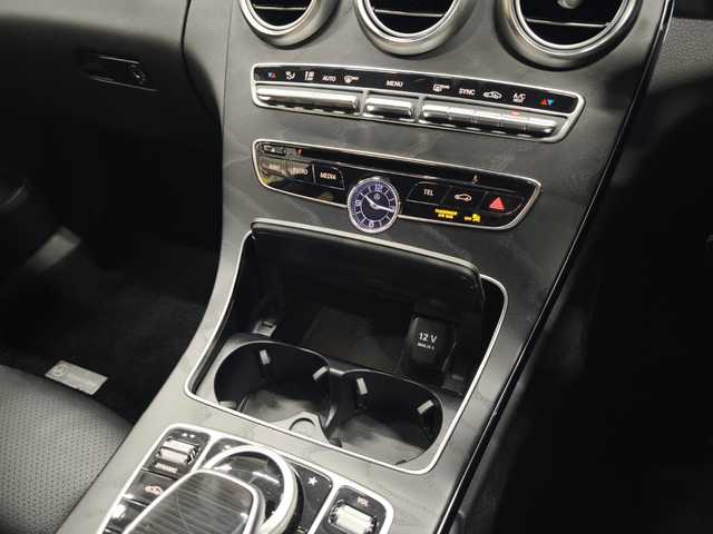 メルセデス・ベンツ Ｃ２２０ｄ ローレウスエディション 群馬県 2018(平30)年 6.9万km ブリリアントブルーM パークトロニック/パーキングパイロット/LEDインテリジェントライトシステム/アダプティブハイビームアシストプラス/レザーARTICO（合皮）シート/スポーツシート（前席）/運転席パワーシート/運転席/助手席シートヒーター/エアサス/AMGラインインテリア/ETC2.0/18インチAW/COMANDシステム/バックカメラ/フルセグTV/キーレスゴー
