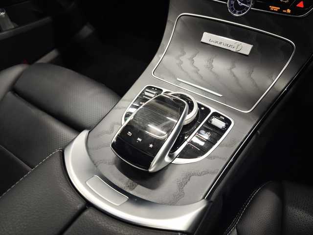 メルセデス・ベンツ Ｃ２２０ｄ ローレウスエディション 群馬県 2018(平30)年 6.9万km ブリリアントブルーM パークトロニック/パーキングパイロット/LEDインテリジェントライトシステム/アダプティブハイビームアシストプラス/レザーARTICO（合皮）シート/スポーツシート（前席）/運転席パワーシート/運転席/助手席シートヒーター/エアサス/AMGラインインテリア/ETC2.0/18インチAW/COMANDシステム/バックカメラ/フルセグTV/キーレスゴー