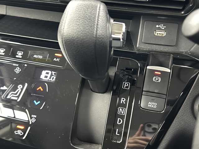 日産 ルークス HWS X プロパイロットED 岐阜県 2020(令2)年 4.1万km ホワイトパール 純正9インチナビ付ディスプレイオーディオ/AM/FM/iPod/USB/SD/フルセグテレビ/Bluetooth/全方位カメラ/プロパイロット/アイドリングストップ/両側パワースライドドア/ステアリングリモコン/純正ドライブレコーダー/冬タイヤ付き社外アルミホイール車載/・快適パックA/ドリンクホルダー9個/プラズマクラスター付きリヤシーリングファン/パーソナルテーブル/助手席裏USBソケット/ロールサンシェード/撥水加工シート