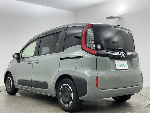 トヨタ シエンタ ハイブリッド Z 岡山県 2023(令5)年 1.4万km アーバンカーキ 純正8インチディスプレイオーディオ/（ナビ/AMFM/BT/HDMI/USB/Carplay）/全方位カメラ/両側パワースライドドア/ビルトインETC/LEDヘッドライト/オートハイビーム/オートライト/前後コーナーセンサー/前後ドライブレコーダー/純正シートカバー/純正フロアマット/純正ドアバイザー/ブラインドスポットモニター/ISOFIX/後席サンシェイド/ステアリングスイッチ/チルトステアリング/シートリフター/新車保証書/スマートキー×2