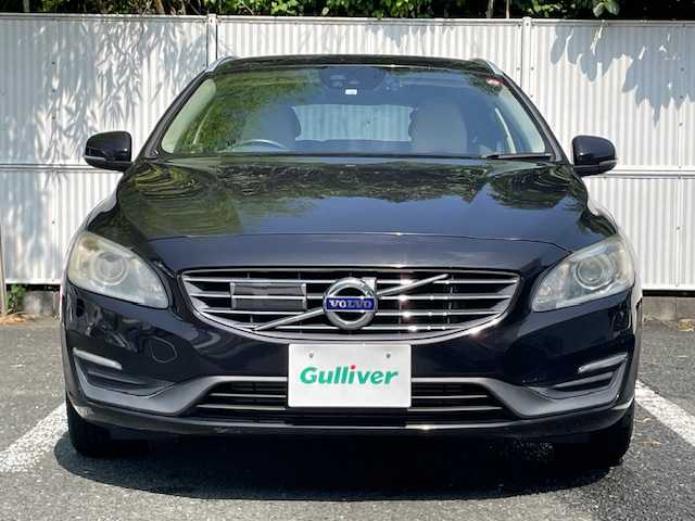 ボルボ Ｖ６０ ラグジュアリー エディション 茨城県 2014(平26)年 3.2万km エンバーブラックメタリック 保証書　/取扱説明書　/純正ナビ　/前後ドラレコ/レーダー探知機　/ＥＴＣ　/Ｂｌｕｅｔｏｏｔｈ　/バックカメラ　/レザーシート/D/N席パワーシート・シートヒーター/D席シートメモリー　/レーダークルーズコントロール　/レーンアシスト/衝突軽減システム　/純正ＡＷ　/盗難防止